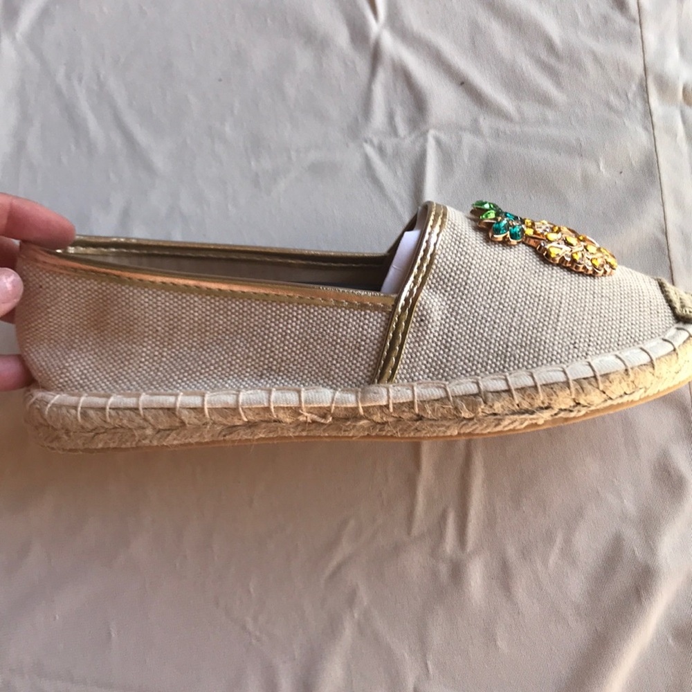 JustFab Sen slip ons - Picture 3 of 7